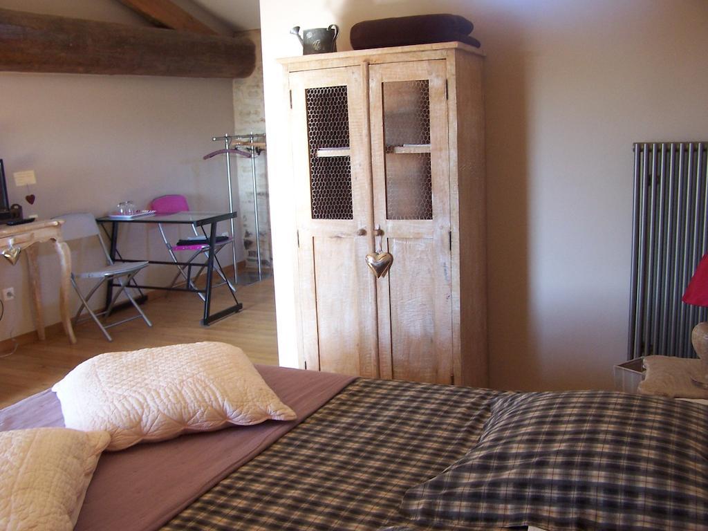 Pommiers  Clos De Pomeirゲストハウス 部屋 写真